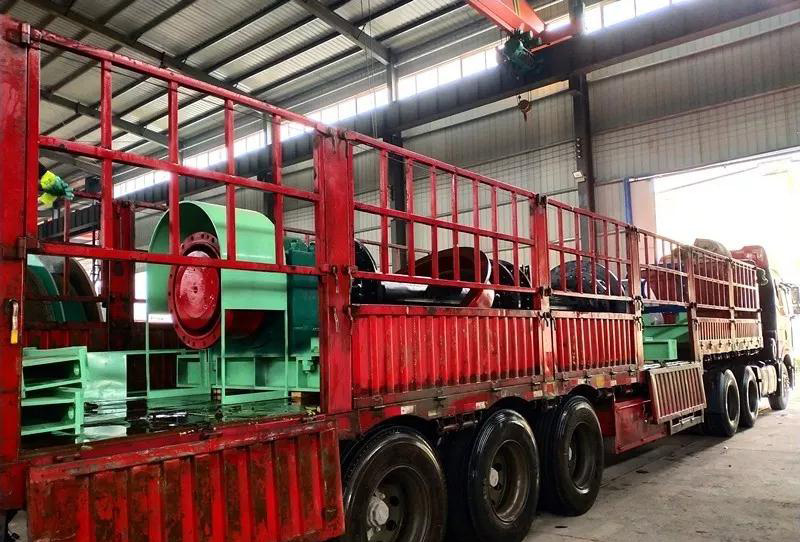 JK3.0×2.2P剖分式提升絞車(chē)發(fā)貨現(xiàn)場(chǎng)